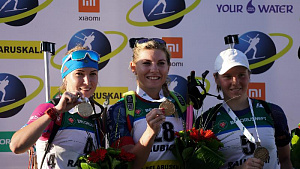 Екатерина Глазырина и Люция Харватова - победительницы спринтерской гонки на чемпионате мира в Раубичах
